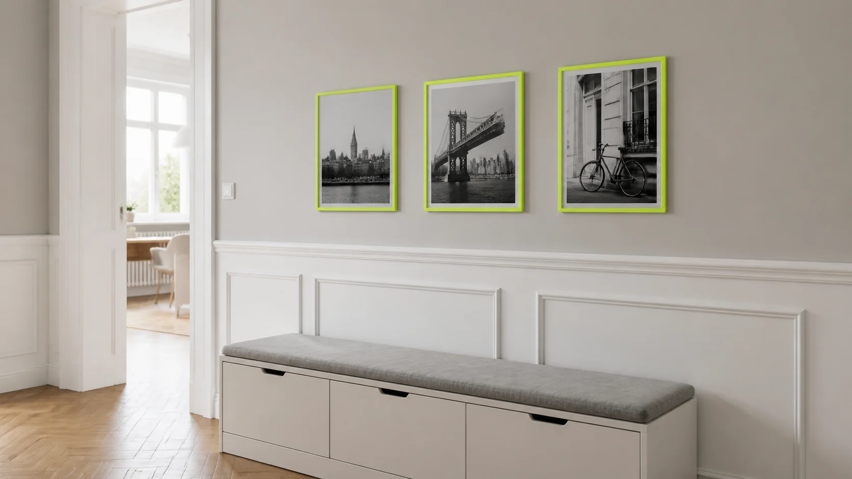 Neon houten fotolijst Bonnie geel in een interieur