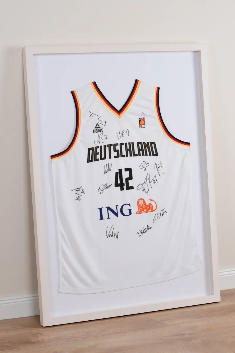 Lijst voor shirt in de kleur wit