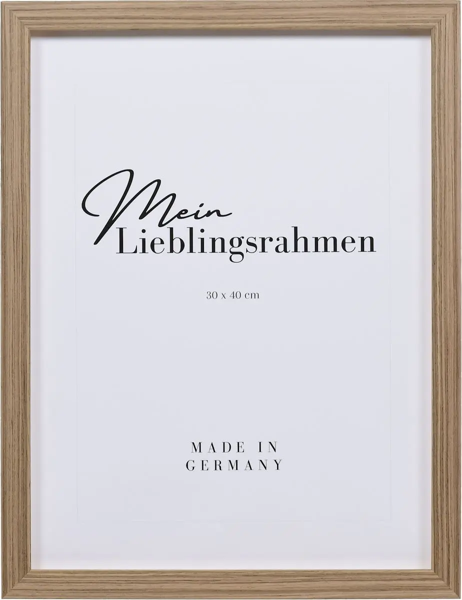 Frontansicht eines furnierten Massivholzrahmens in Nussbaum mit natÃ¼rlicher Maserung im Landhausstil