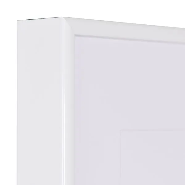 Ansicht der Ecke eines weissen, sehr formstabilen Aluminiumrahmens mit patentiertem Eckverbindersystem