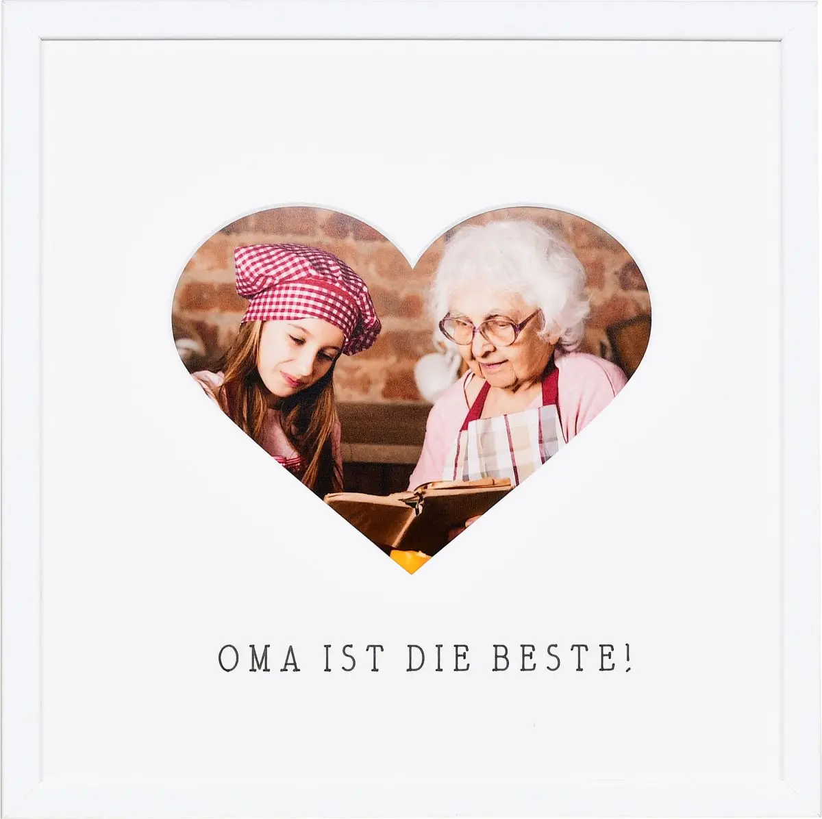 Witte fotolijst met hartuitsparing voor oma.