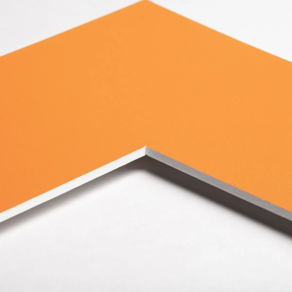 Hoek van een passe-partout in de kleur oranje