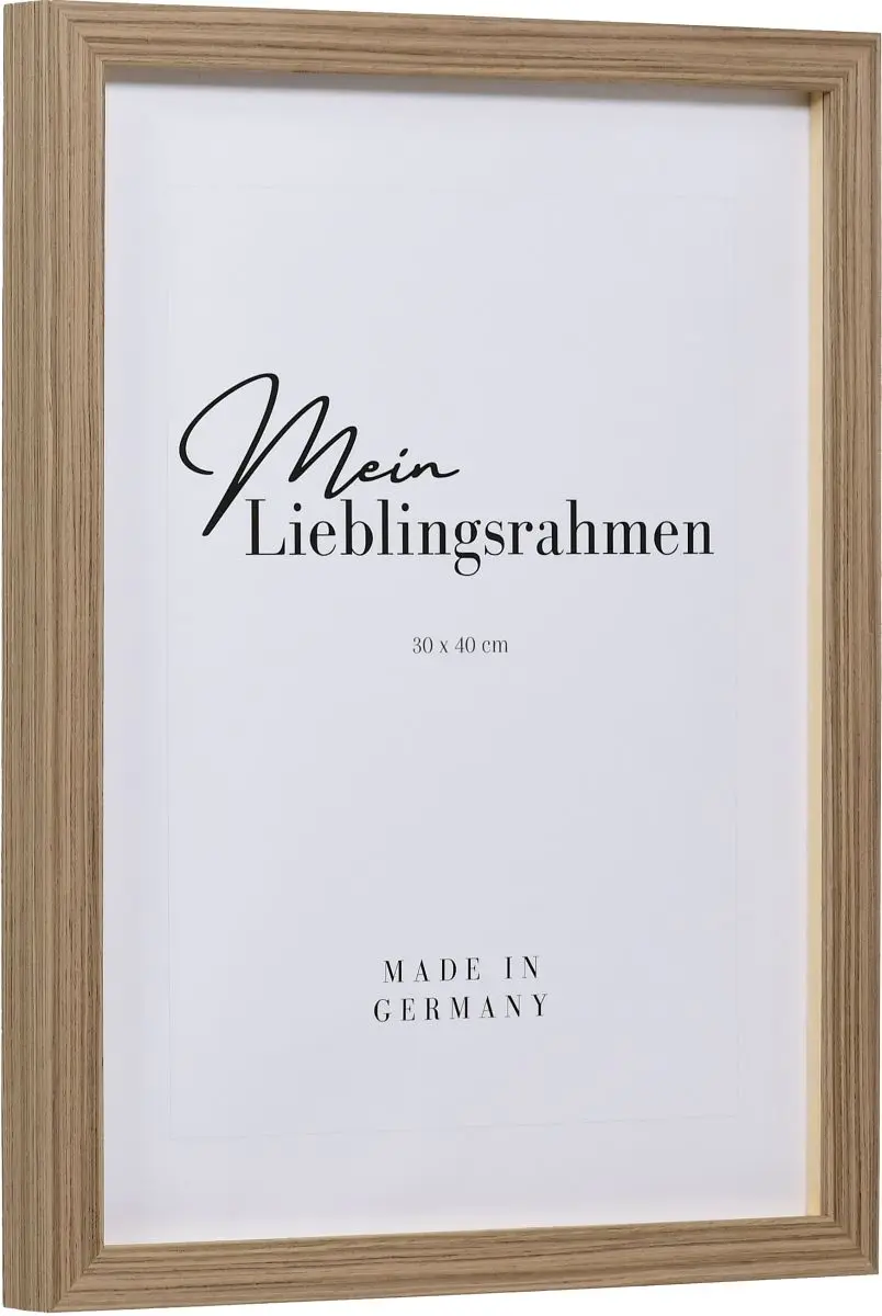 Seitenansicht eines Holzrahmens in der Farbe Nussbaum mit natÃ¼rlicher Maserung im Landhausstil