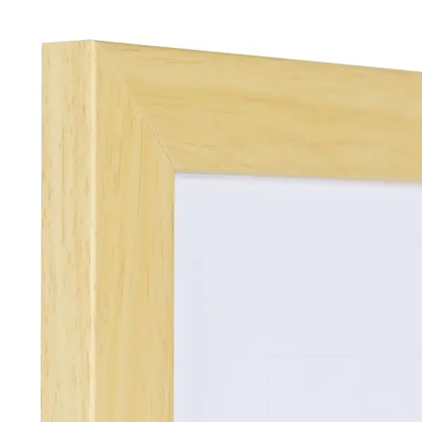 Ansicht der Ecke eines naturfarbenen Bilderrahmens mit sichtbarer Holzstruktur, glatter OberflÃ¤che und kantigem, schlichtem Profil